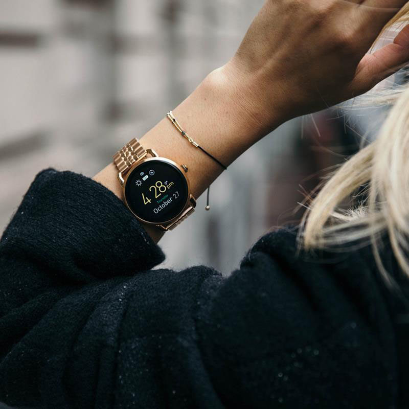 The Ultimate Gift Guide For The Modern Woman (40 Ideas!) // A smart watch with a city chic look will help keep track of all of her notifications, keep her on time, and make her busy life that much more organized. #TechGifts #GiftIdeas