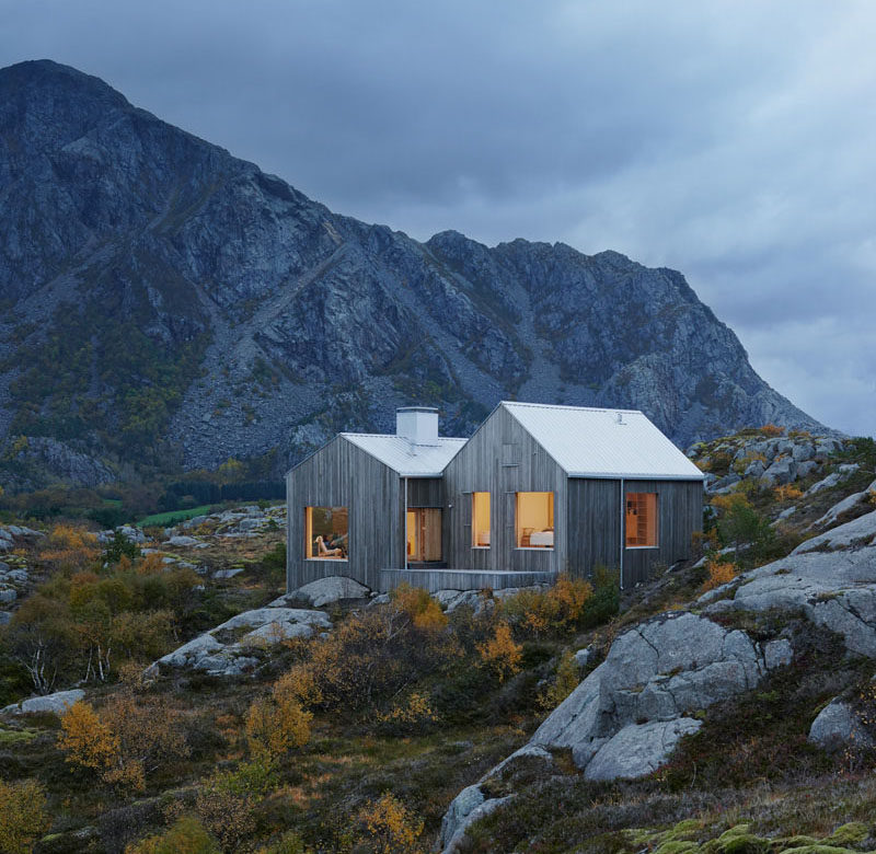 11 Small Modern House Designs // This tiny secluded cottage home is the perfect size for a couple of people to escape the city life and unwind in the quiet mountains. #SmallHouse #ModernHouse #ModernArchitecture #SmallHome