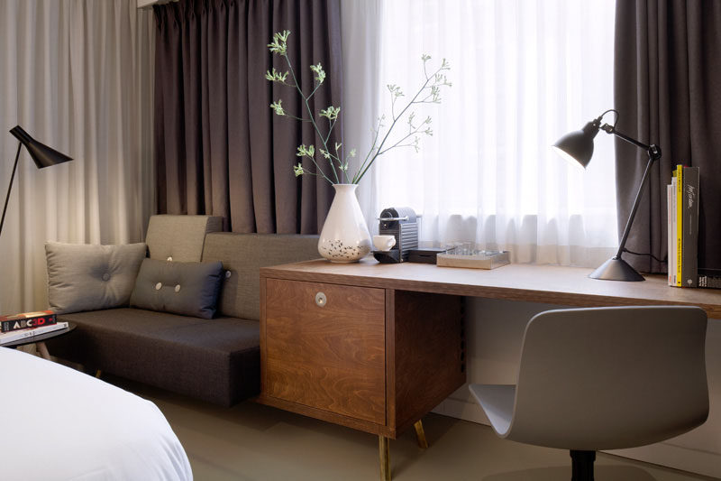 أفكار تصميم غرفة الفندق لاستخدامها في غرفة نومك الخاصة // تضمين مكتب كتابة صغير.