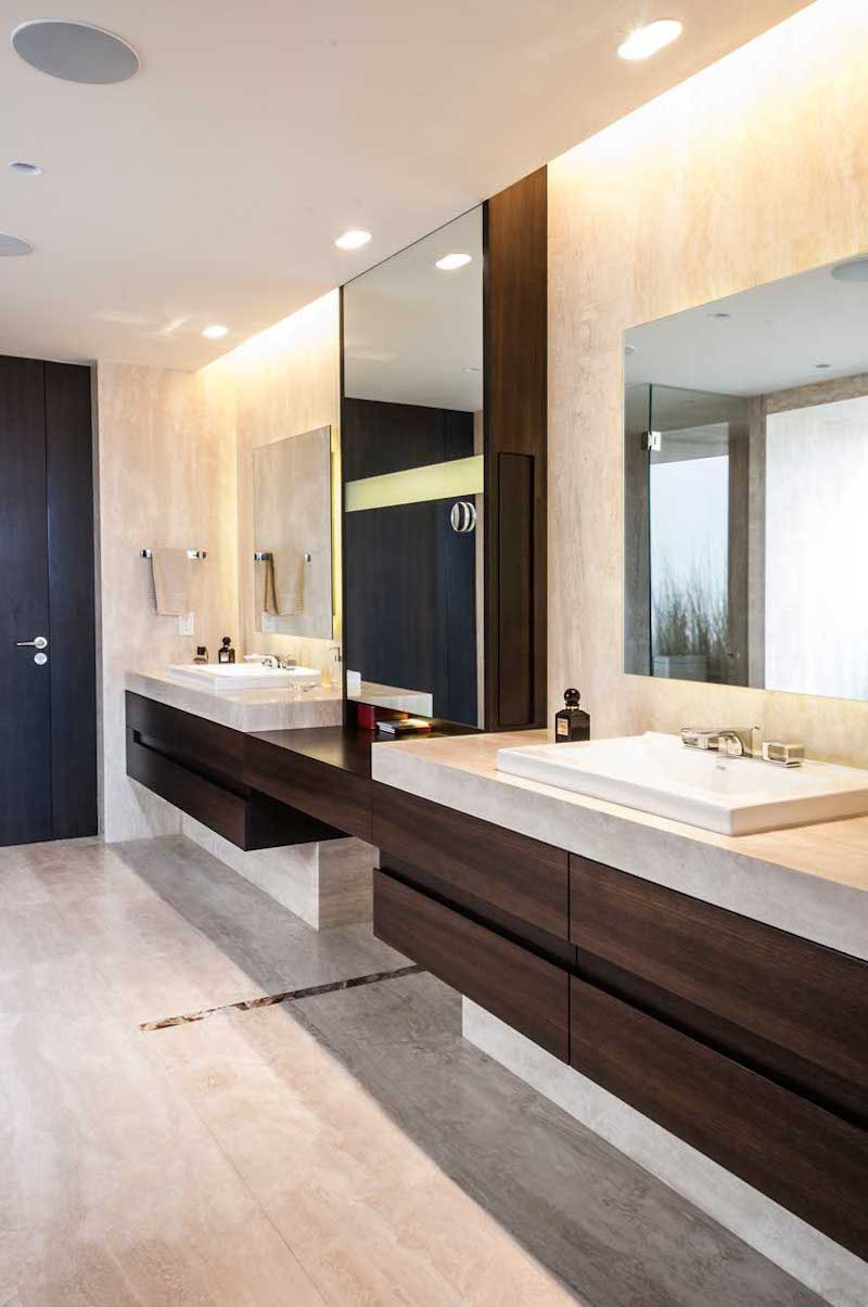 5 Bathroom Mirror Ideas For A Double Vanity // Square mirrors add a geometric look to the bathroom and give each person their own space.