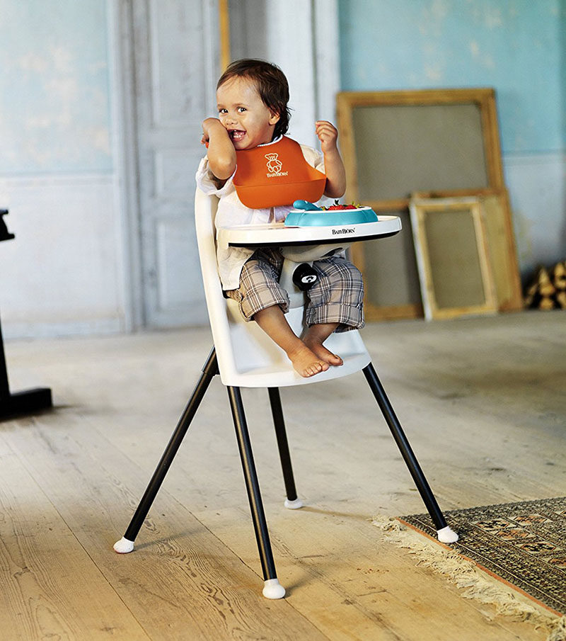 14 Modern High Chairs For Children // Simple colors and a simple design make this high chair a sleek choice perfect for a stylish home.