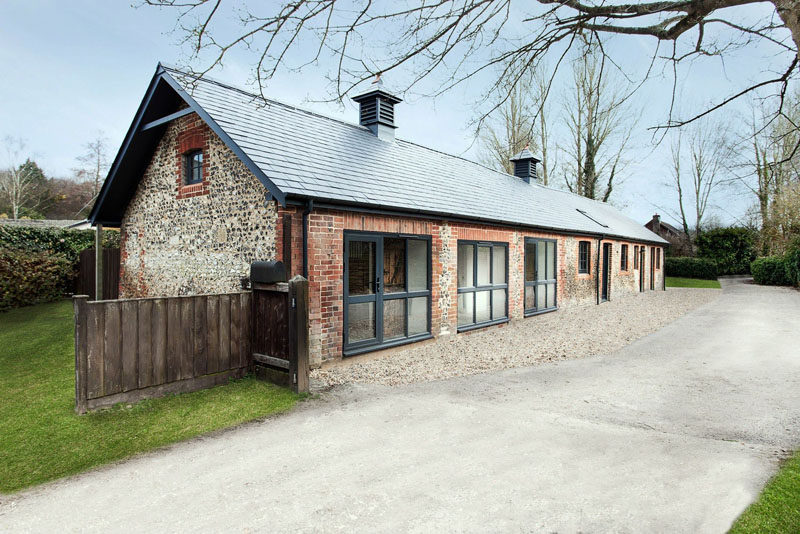 15 Single Story Modern Houses | Before it was a home, this single story house was actually a dilapidated historic horse stable.