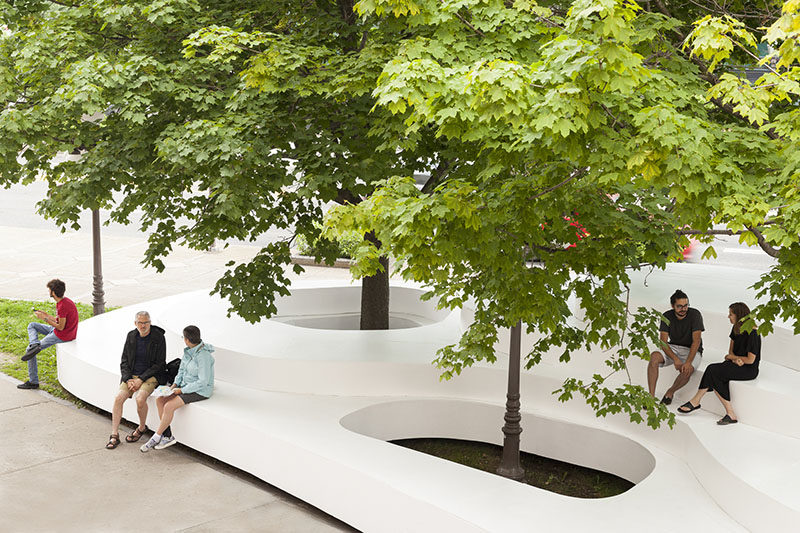 Atelier Pierre Thibault designed a public seating installation named Le Banc de Neige (The Bench of Snow), that was inspired by the snowbanks that gather around the trees and street lights in winter. 