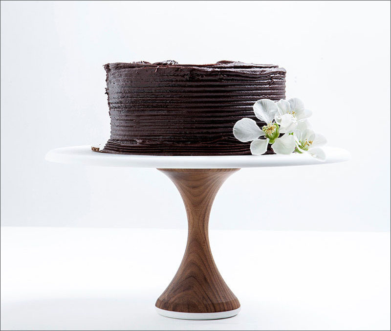 These simple, modern wood cake stands are ideal for a modern wedding cake display or party. They can be stacked on top of each other to create a cupcake tree or the small size is a fun way to serve individual cupcakes.