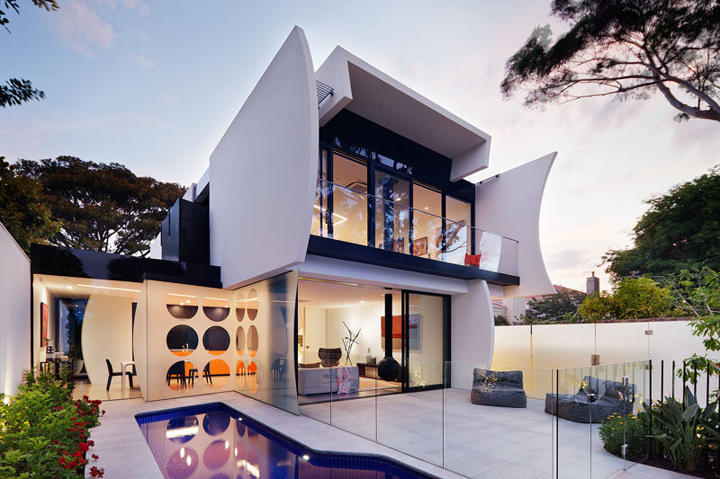 Robert Puksand of Australian architecture & interior design practice Gray Puksand, has designed a modern house for himself and his family, located in the Melbourne suburb of Brighton.