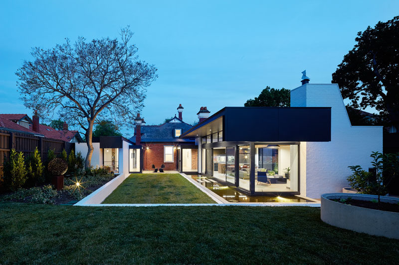 Nic Owen Architects have recently completed a modern extension on ‘Marrandillas’, a 117 year old Edwardian manor on the outskirts of Melbourne, Australia.