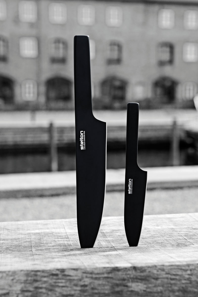 https://www.contemporist.com/wp-content/uploads/2017/05/modern-matte-black-knives-home-decor-260517-347-07a.jpg