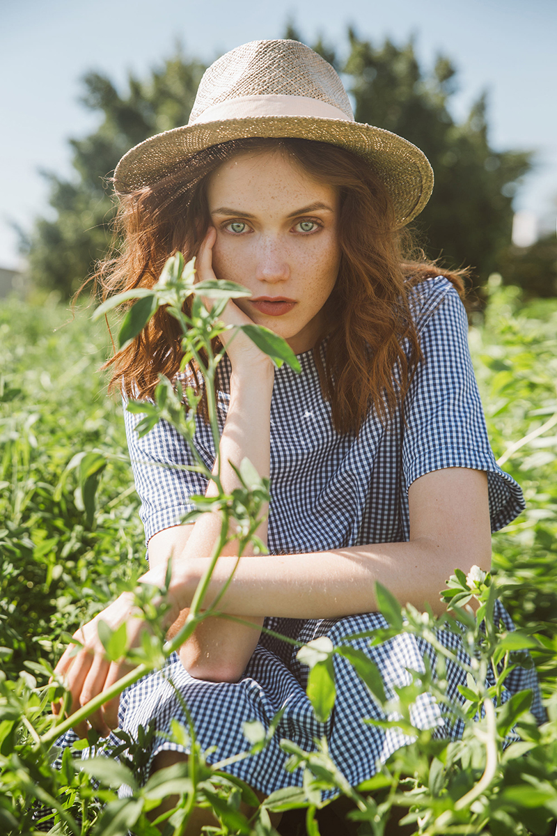 Yael Cohen, a fashion designer based in Israel, has created this Fedora with a light band as part of a collection of modern straw hats that are perfect for summer.