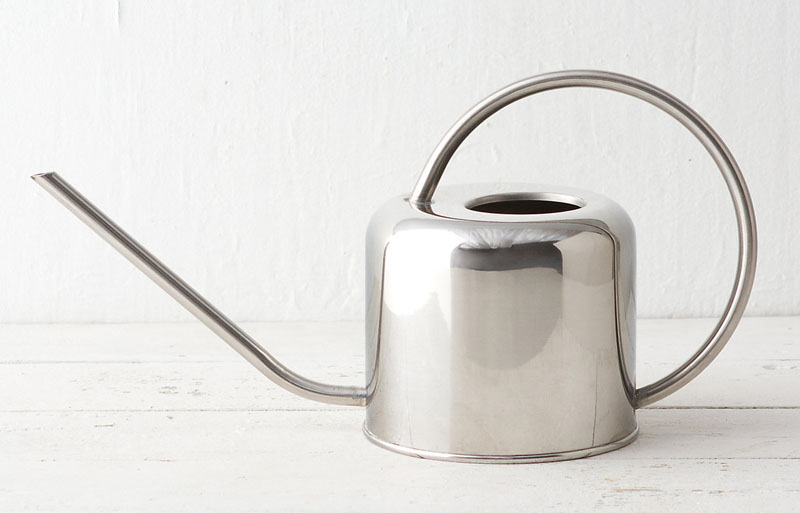 The timeless design of this stainless steel modern watering can makes it perfect for both new and experienced gardeners. #Gardening #WateringCans #ModernWateringCan #Plants