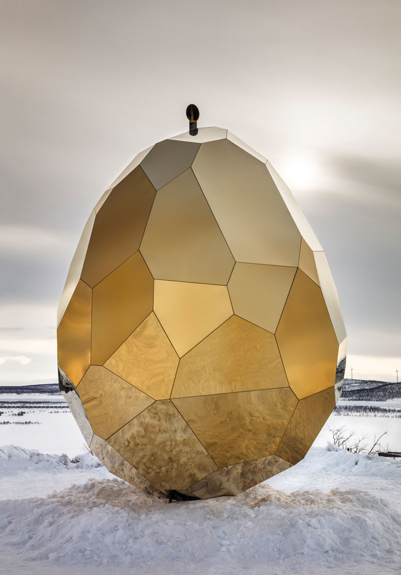 Designers Bigert & Bergstrom have unveiled the SOLAR EGG, a public sauna art installation that's made from 69 pieces of gold plated steel that reflects the city and surrounding landscape.