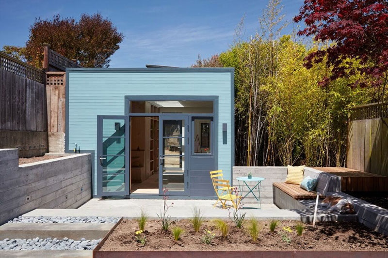 Bach Architecture have recently completed the conversion of a freestanding carriage house/garage into a small backyard studio for a home in San Francisco, California. 