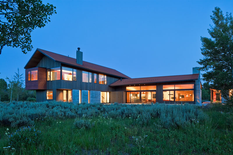 Dynia Architects have designed this contemporary mountain home that sits at the base of the Teton Mountains in Wyoming.