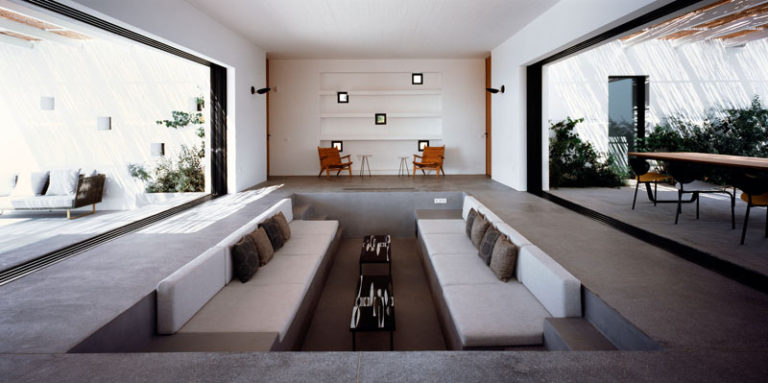 This House Has A Sunken Living Room That Allows For Uninterrupted Ocean ...