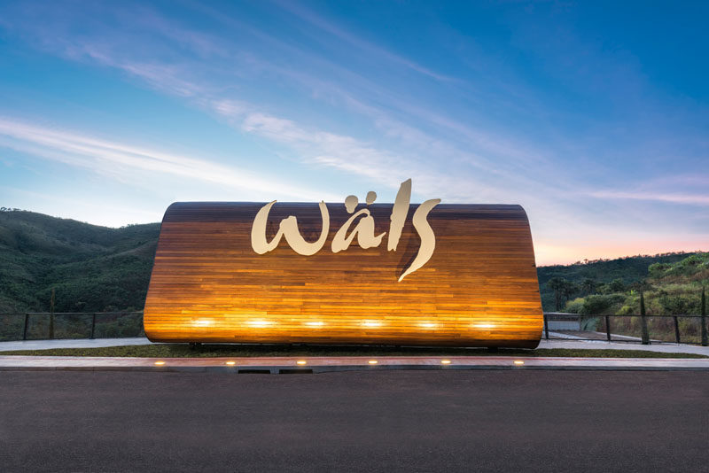 Gustavo Penna Arquiteto & Associados have recently completed the design of Ateliê Wäls, a large brewery surrounded by nature in Olhos d'Agua, Brazil. #Brewery #ModernArchitecture #Brazil