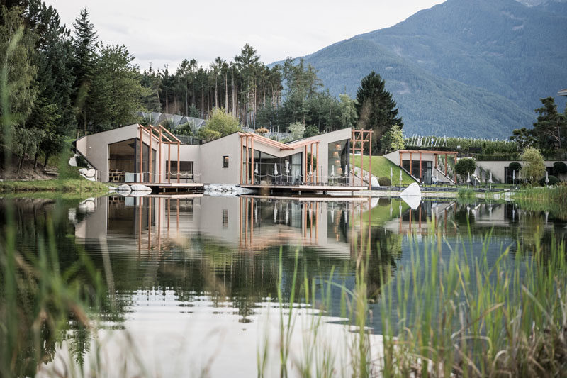 Hotel Seehof, a family-run hotel in Italy that sits next to a small natural lake, has been given a fresh and modern update by noa* – network of architecture. #ModernHotel #Italy #Vacation #ModernArchitecture