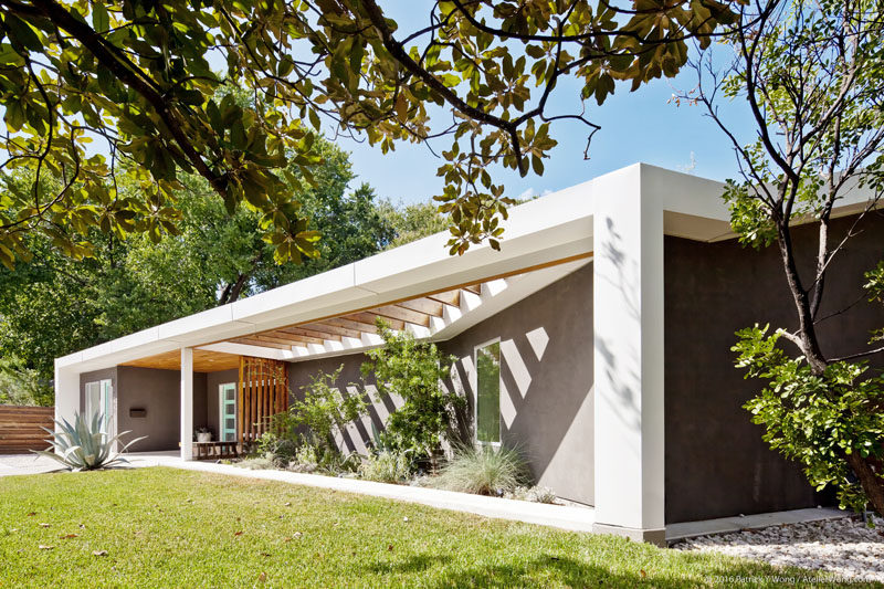 co(X)ist Studio have designed the remodel of an original 1962 ranch-style house in South Austin, Texas, and as part of the renovation, they have created an addition that splits the rectangular house at to create a 'Y'. #FloorPlan #ModernHouseDesign #Architecture