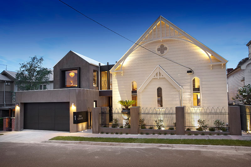 Bagnato Architects have transformed a 1892 timber church and turned it into a modern and spacious home in a suburb of Melbourne, Australia. #ChurchConversion #ModernHouse