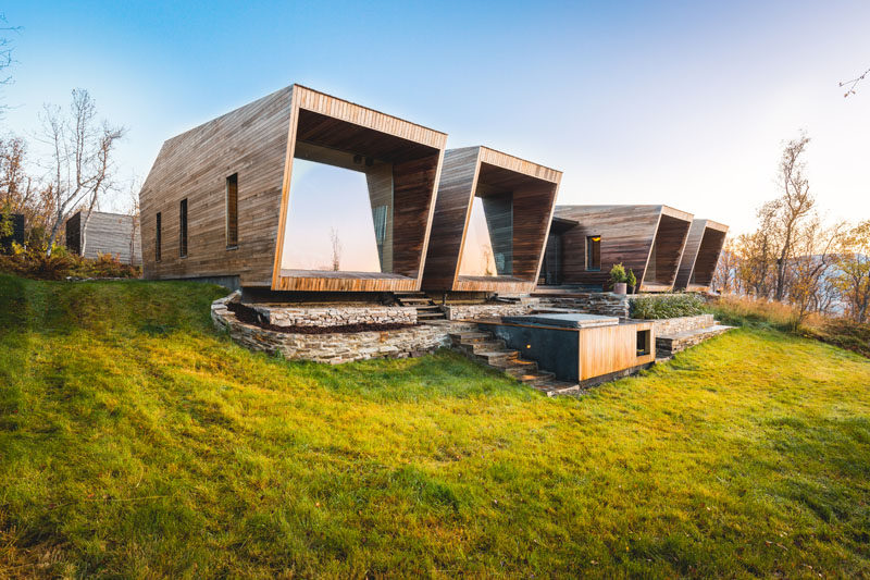 Stinessen Arkitektur have designed a modern house that sits on the Malangen peninsula in Norway, for a family and their visiting friends. #ModernHouse #ModernArchitecture