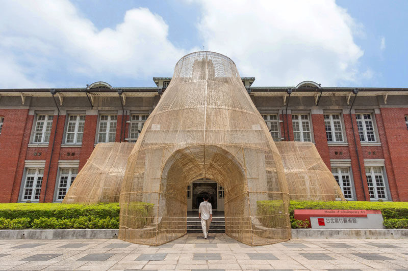 Artist Cheng Tsung FENG has designed a large bamboo art installation for the Museum of Contemporary Art in Taipei, Taiwan, that's named "The Trap". #ModernArt #ArtInstallation #Sculpture #Bamboo #Design