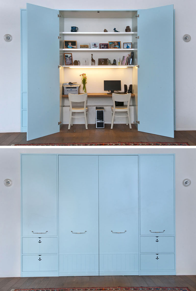 This modern house has a hidden home office in the built-in closets behind in the living room. #HomeOffice #ClosetOffice #HiddenOffice #HomeworkStation