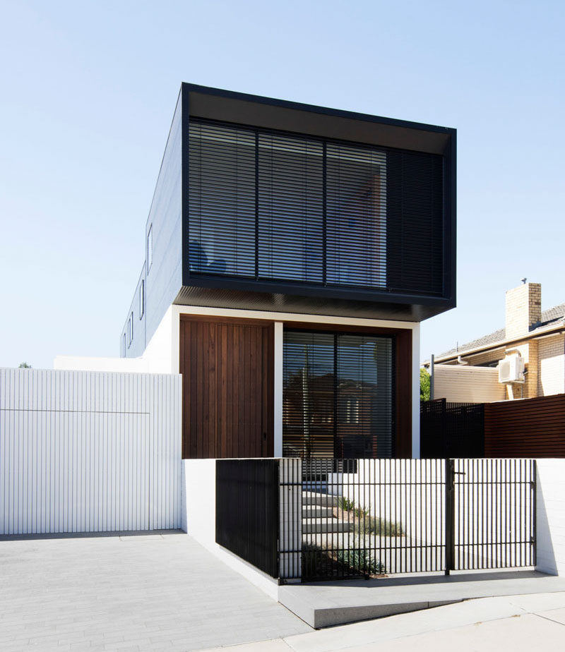 MODO Architecture have designed a new house in a suburb of Melbourne, Australia, for their clients who wanted a home that would feel open, be light filled, have natural elements and be connected to the garden. #ModernHouse #ModernArchitecture