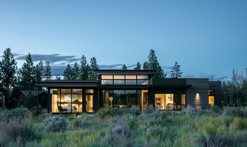 DeForest Architects have designed a modern house in Bend, Oregon, for their clients, an interior designer and her partner, as a place to getaway, recharge and relax. #ModernHouse #ModernArchitecture