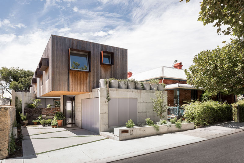 Architecture firm EHDO, have designed a modern home in Perth, Australia, for a semi-retired couple and occasionally their adult children. #Architecture #ModernHouse