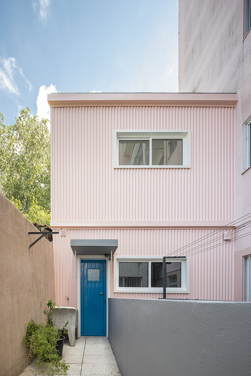 Paulo Moreira Architectures have completed the renovation of Casa Zaire, a tiny house that's located at the rear of a modernist building in Porto, Portugal. #TinyHouse #SmallHouse