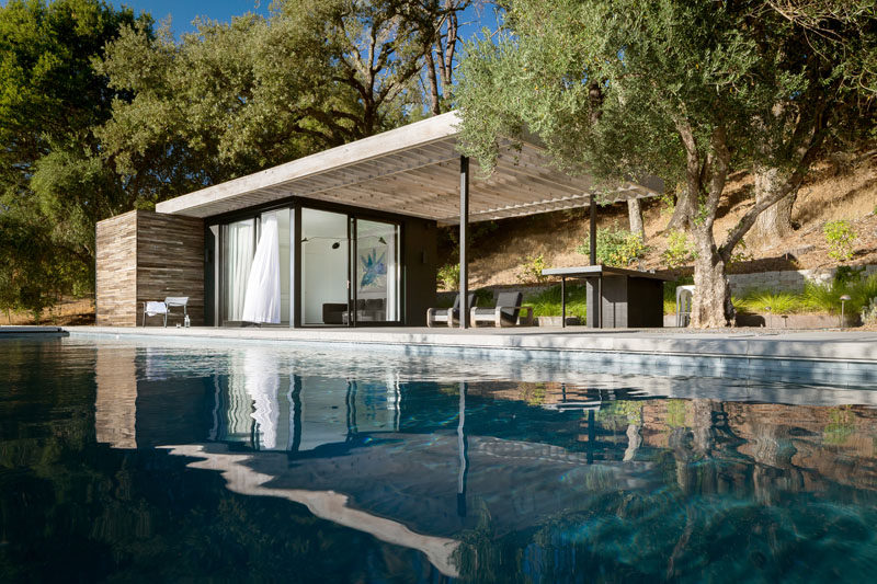 RO|ROCKETT DESIGN have completed a modern pool house as part of a rustic retreat for a couple in Geyserville, California. #PoolHouse #ModernArchitecture #SwimmingPool