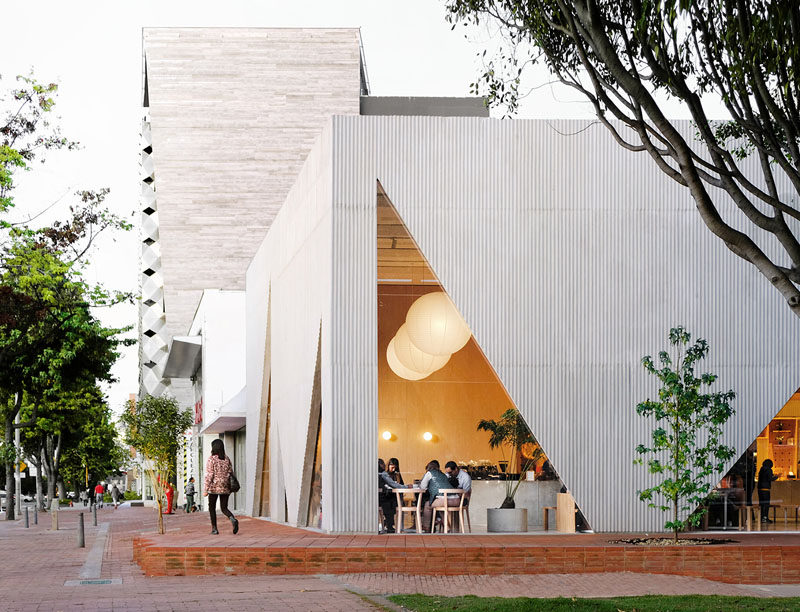 Studio Cadena has recently completed the design of Masa, a new restaurant that occupies a corner along a main avenue in Bogota, Colombia. #ModernRestaurant #Architecture