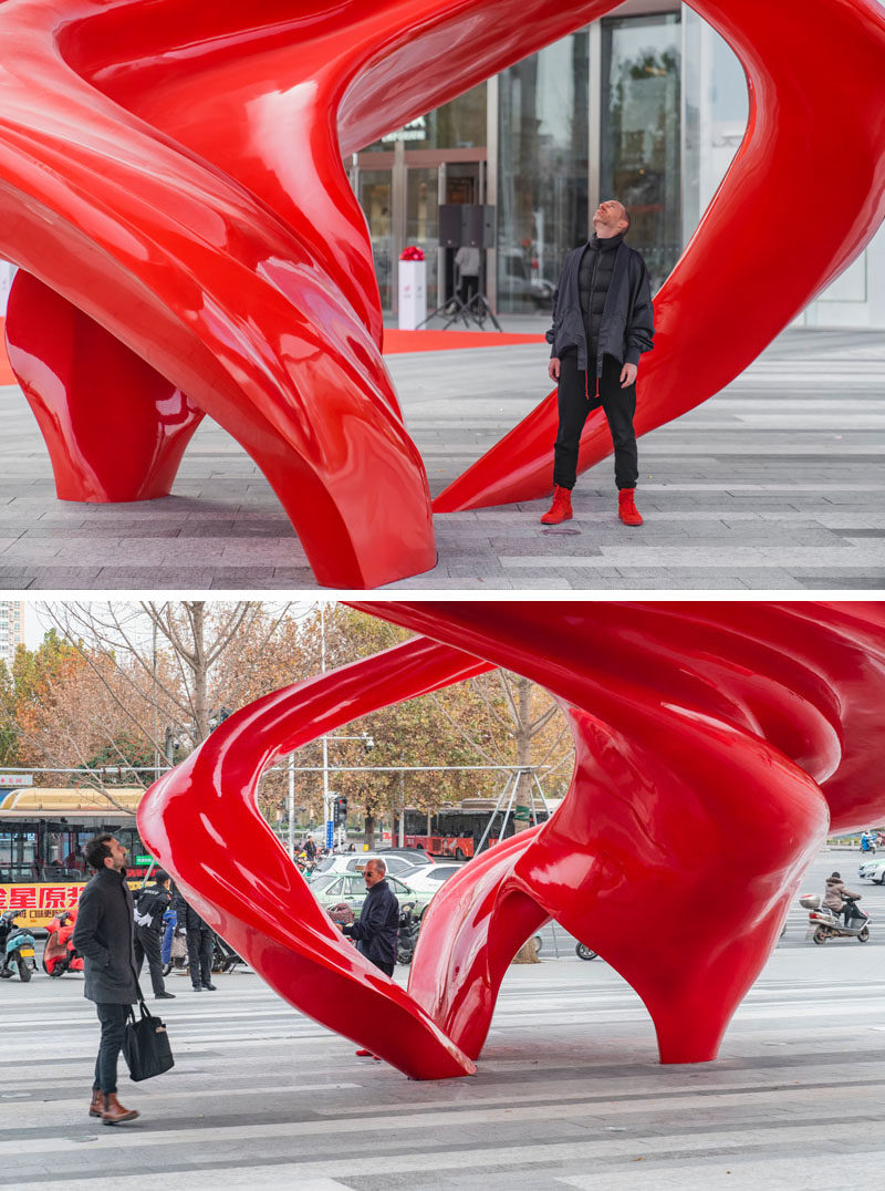 Australian artist Christian de Vietri, has created 'Between Heaven and Earth', an modern public sculpture that's located in Zhengzhou, China. #Sculpture #Design #Art