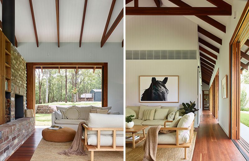 Surrounded by bushland, this modern house in Australia has an open and welcoming interior, with brick and wood elements. #ModernHouse #HouseInterior