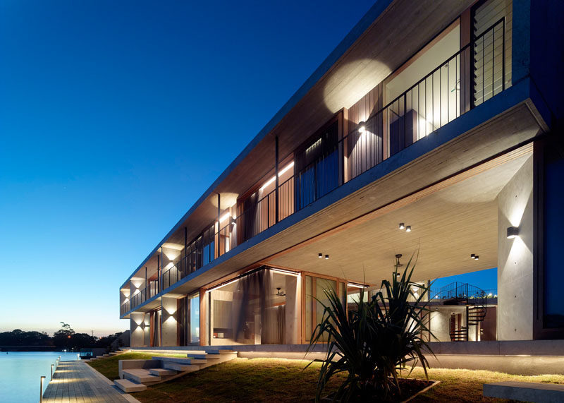 Shaun Lockyer Architects (SLa) have completed a modern waterfront house on the Sunshine Coast in Queensland, Australia, that makes the most of indoor/outdoor living. #Architecture #ModernHouse