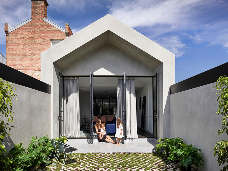 Design studio Biasol, has completed a modern extension and the interior renovation of a Victorian-era home in Melbourne, Australia. #Architecture #ModernExtension