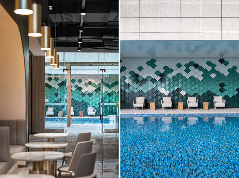 Drawing inspiration from mountains, the designers of this modern outdoor swimming pool area created a wall with custom made aluminum panels installed in a geometric formation, to create an abstract interpretation of mountain ranges. #AccentWall #SwimmingPool #AluminumPanels #MetalShingles