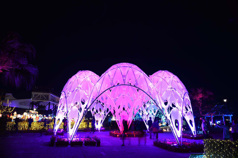 Designed for the 2019 Taiwan Lantern Festival, this modern light installation was inspired by sea coral and it's lifespan. #LightInstallation #Design