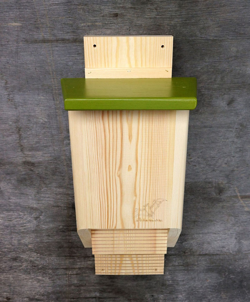 This two chamber bat house by Artbirdfeeder, has a simple yet modern design that's made from pine wood. #BatHouse #BatBox