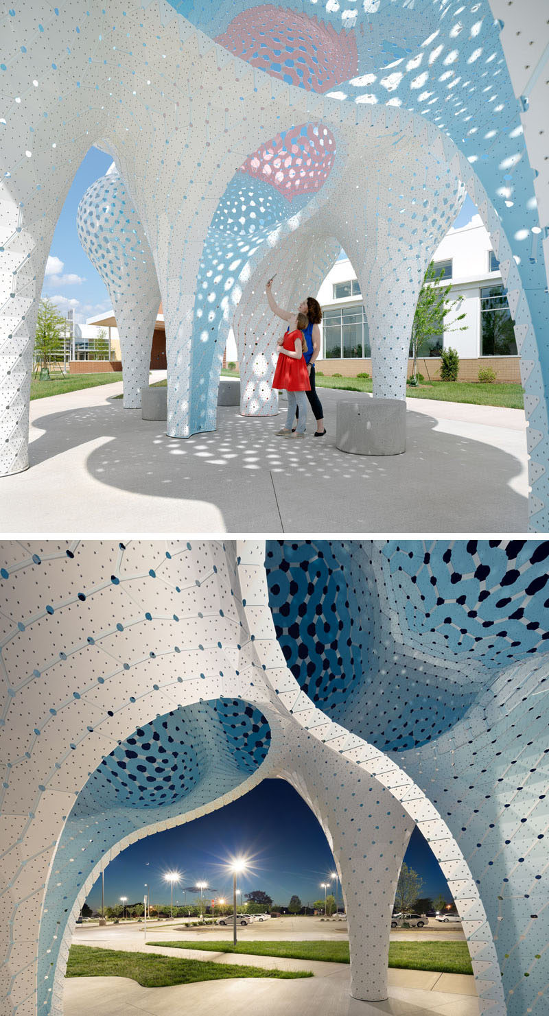 MARC FORNES / THEVERYMANY has created a modern sculpture named 'Pillars of Dreams', that's located in the plaza of the Valerie C. Woodard Center in Charlotte, North Carolina. #ModernSculpture #ModernArt #PublicSculpture