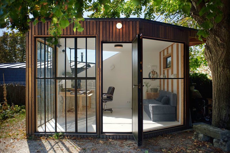 JCPCDR ARCHITECTURE has designed the Forest House, a modern backyard studio for a music composer who recently moved in a family house in the countryside. #BackyardStudio #HomeOffice #Architecture #Design