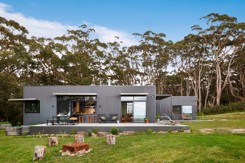 Australian architecture firm Archiblox, has designed and built a small, off-the-grid holiday home in Fish Creek, Victoria. #ModernHouse #ModernArchitecture #AustralianArchitecture