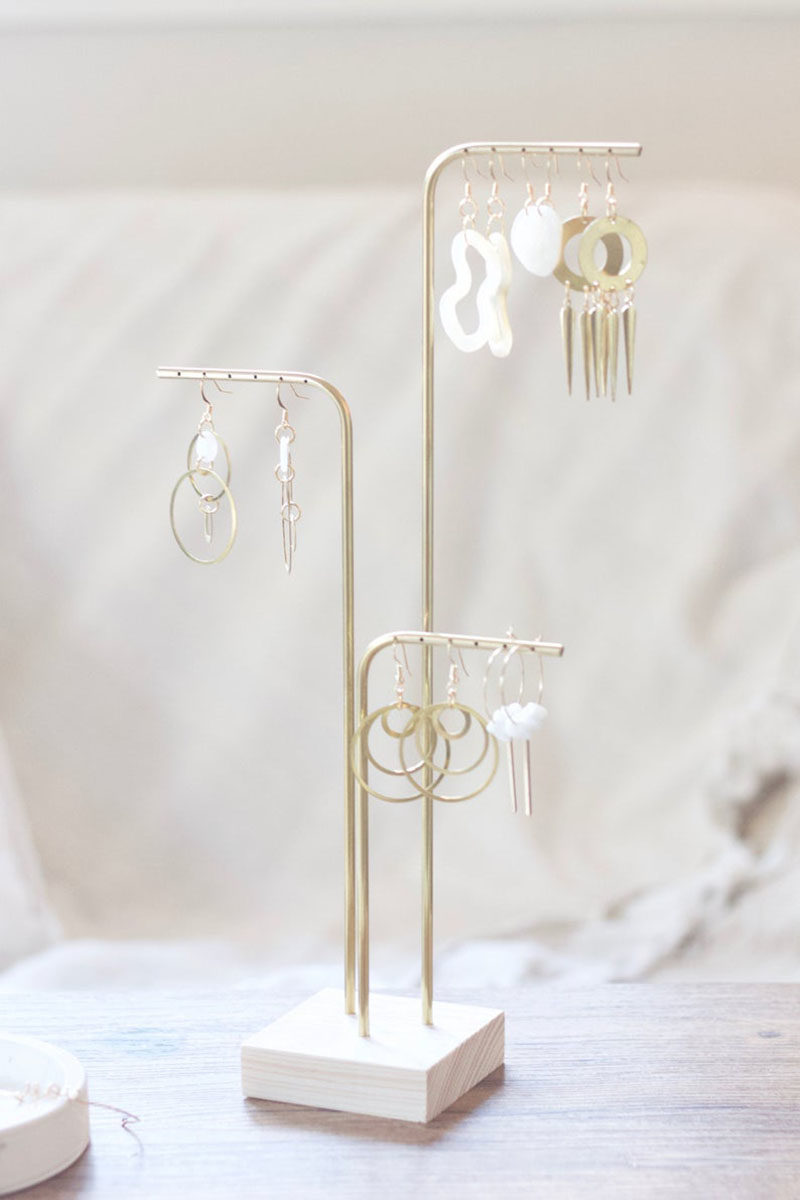 Gift Ideas - MAKK Design have created a collection of modern jewelry holders that have a minimalist appearance, and can hold earrings and necklaces. #GiftIdeas #StorageIdeas #JewelryHolder #NecklaceHolder #EarringHolder #JewelryDisplayStand #JewelryStand