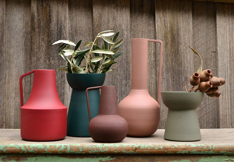 Decor Ideas - Raw Revivals has created a collection of colorful metal vases with a matte finish, that combine modern simplicity and minimalist style. #ModernVases #DecorIdeas #HomeDecor #MatteHomeDecor #ModernVases