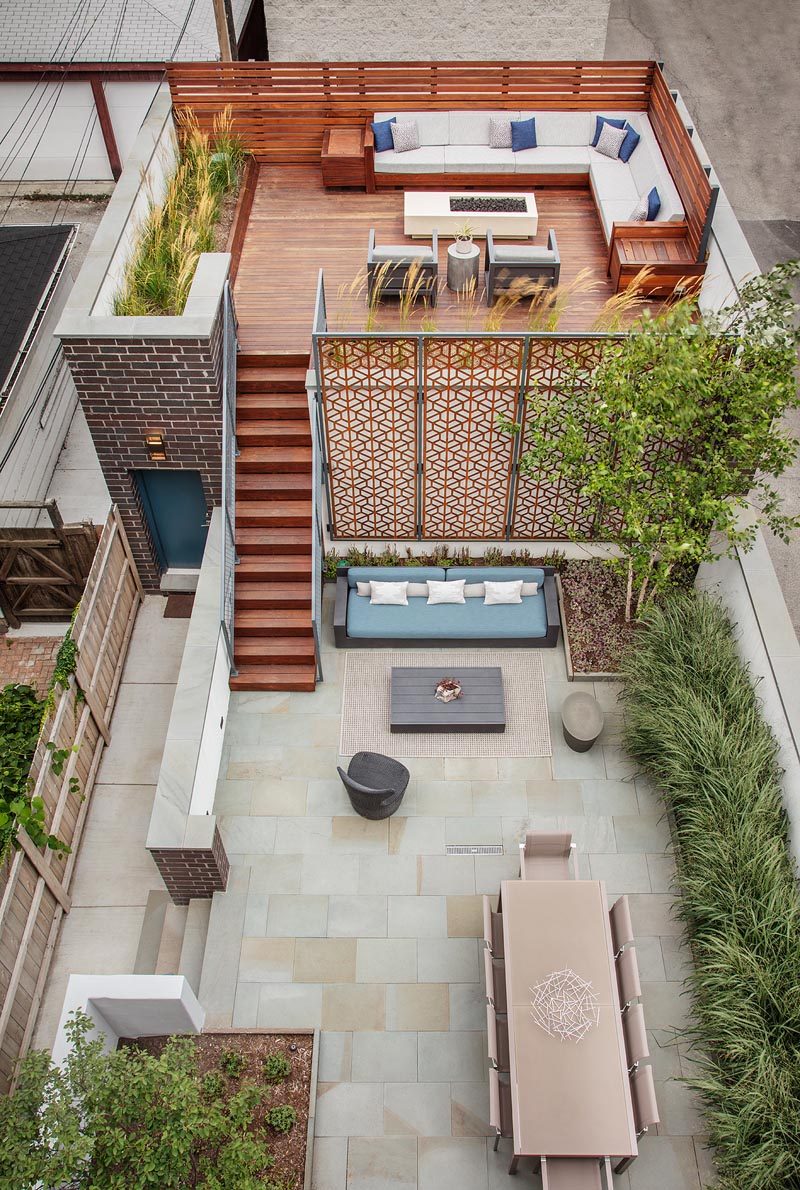 Chicago based Mia Rao Design and Blender Architecture have collaborated to created a modern outdoor environment with different 'rooms'. #YardIdeas #BackyardIdeas #Terrace #Landscaping #MultiLevelOutdoorSpace #OutdoorSpace