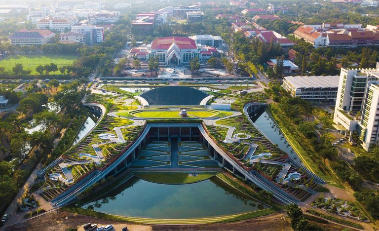 An Impressive Urban Farm Has Been Created On This Building's Rooftop