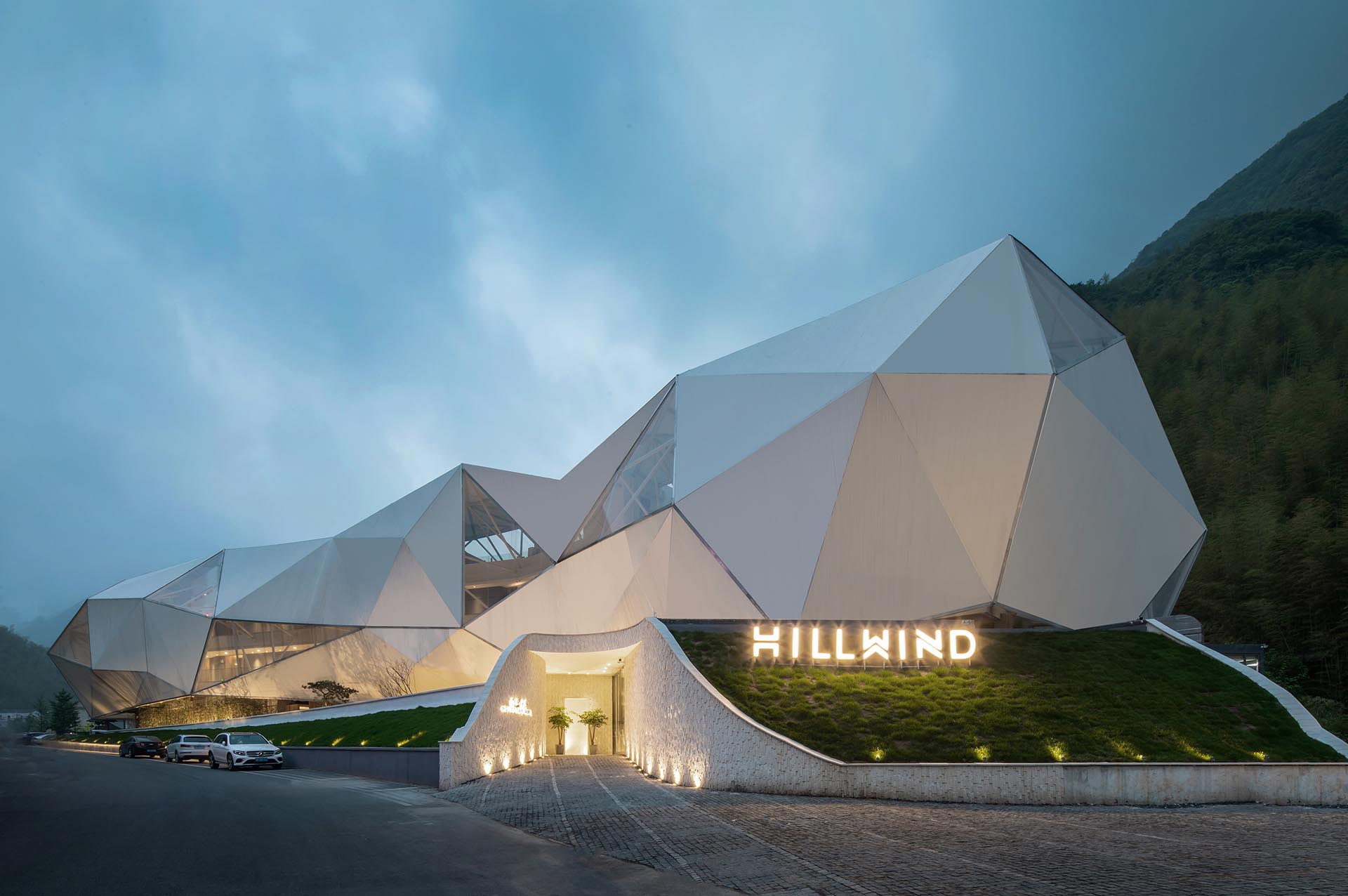 The Hill Wind Hotel and Resort designed by Huafang Wang