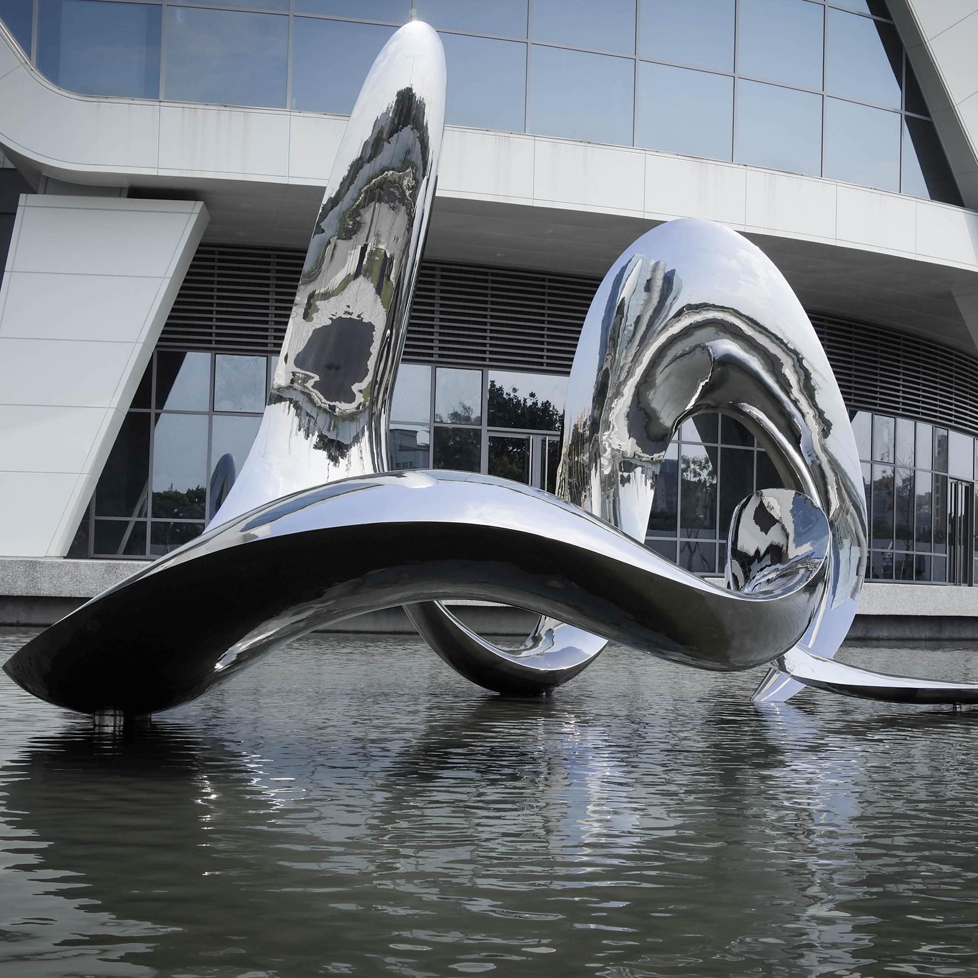 Flow With the Sprit of Water Public Art by Iutian Tsai.