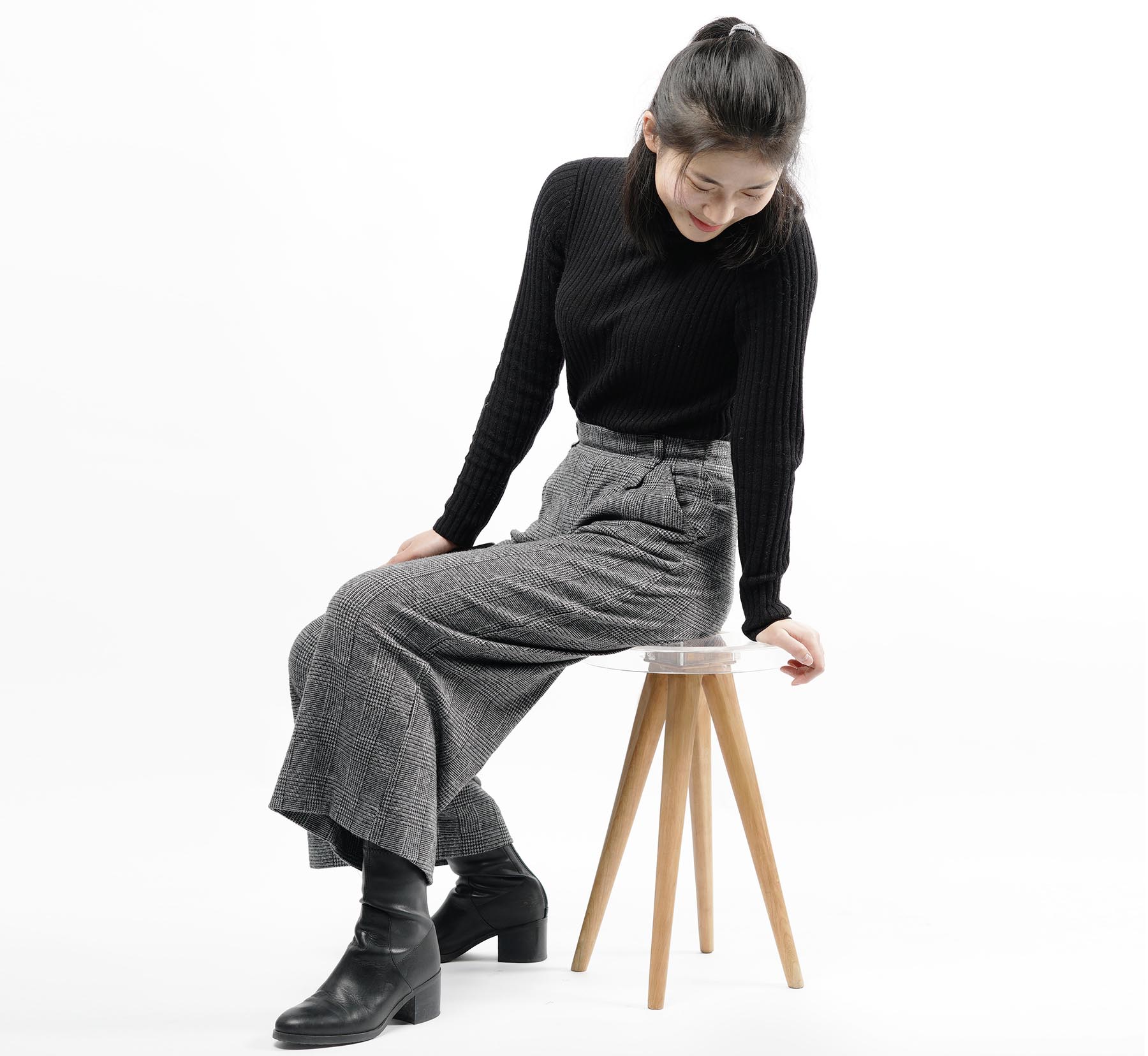 Square and Round A Multifunctional Stool by Xu Le