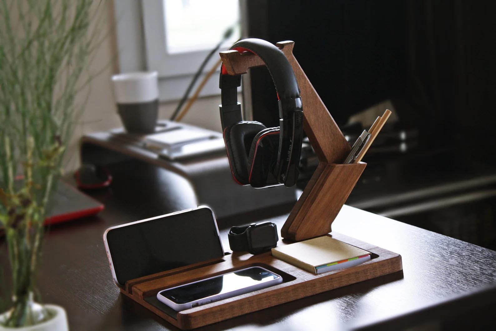 Modern Gift Ideas - Headphone stand and desk organizer.