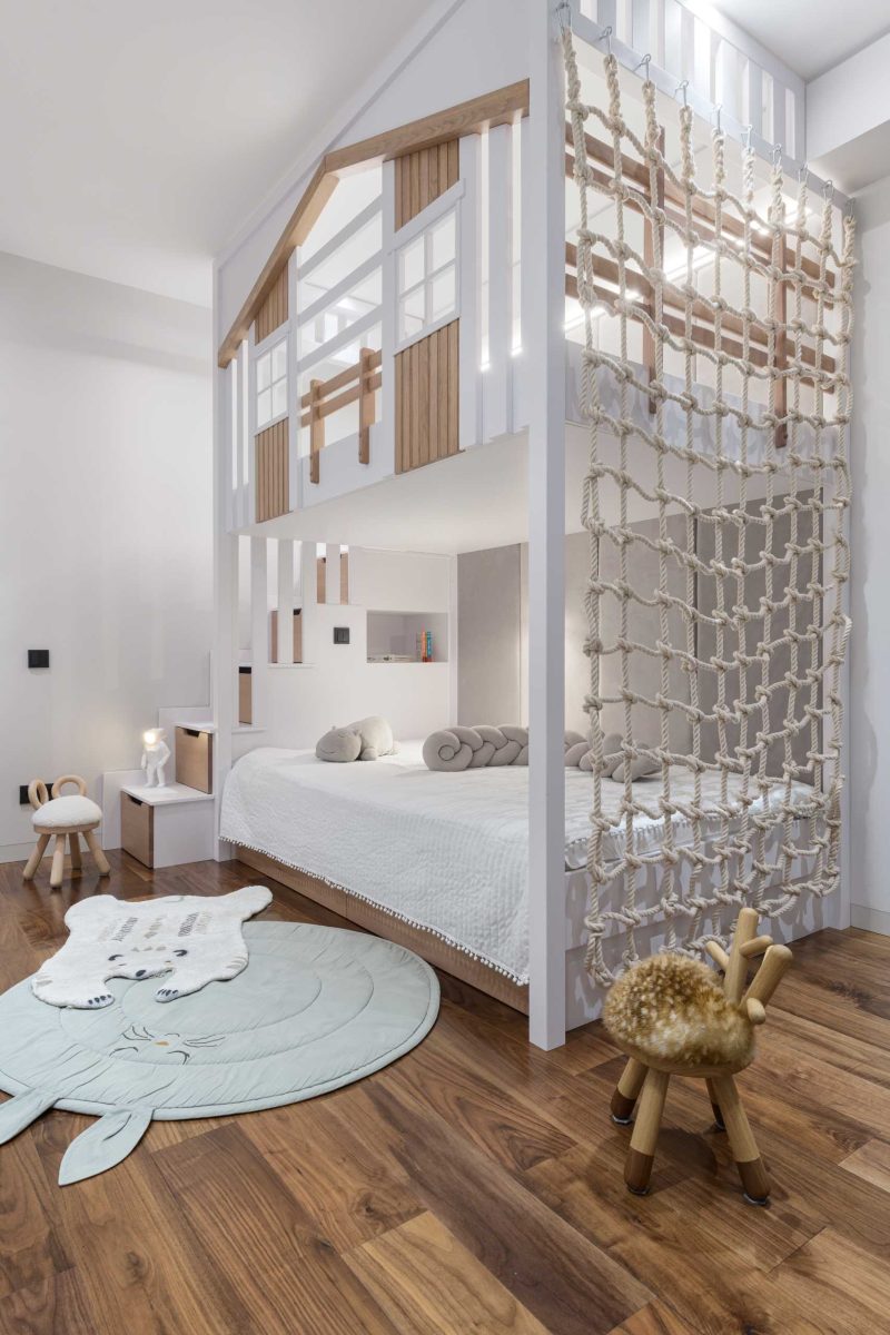 A Loft Play Area Was Designed For This Kids Bedroom Inside An Apartment ...
