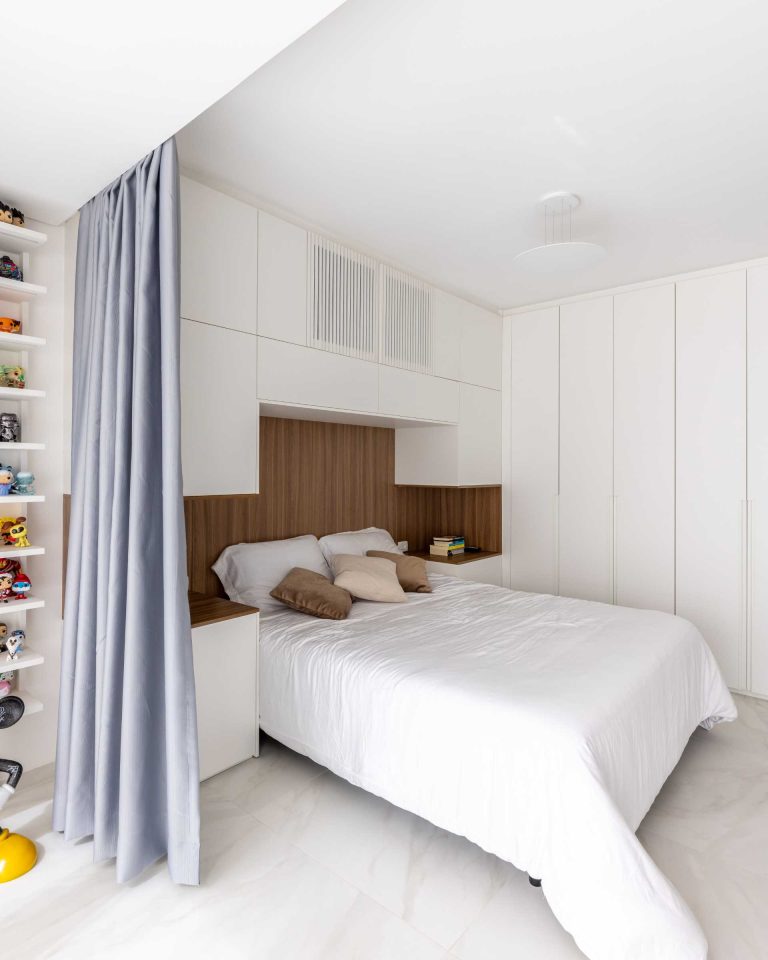 Photo inspiration: Visual Reference: Curtains Are Used To Create A Bedroom In This Small